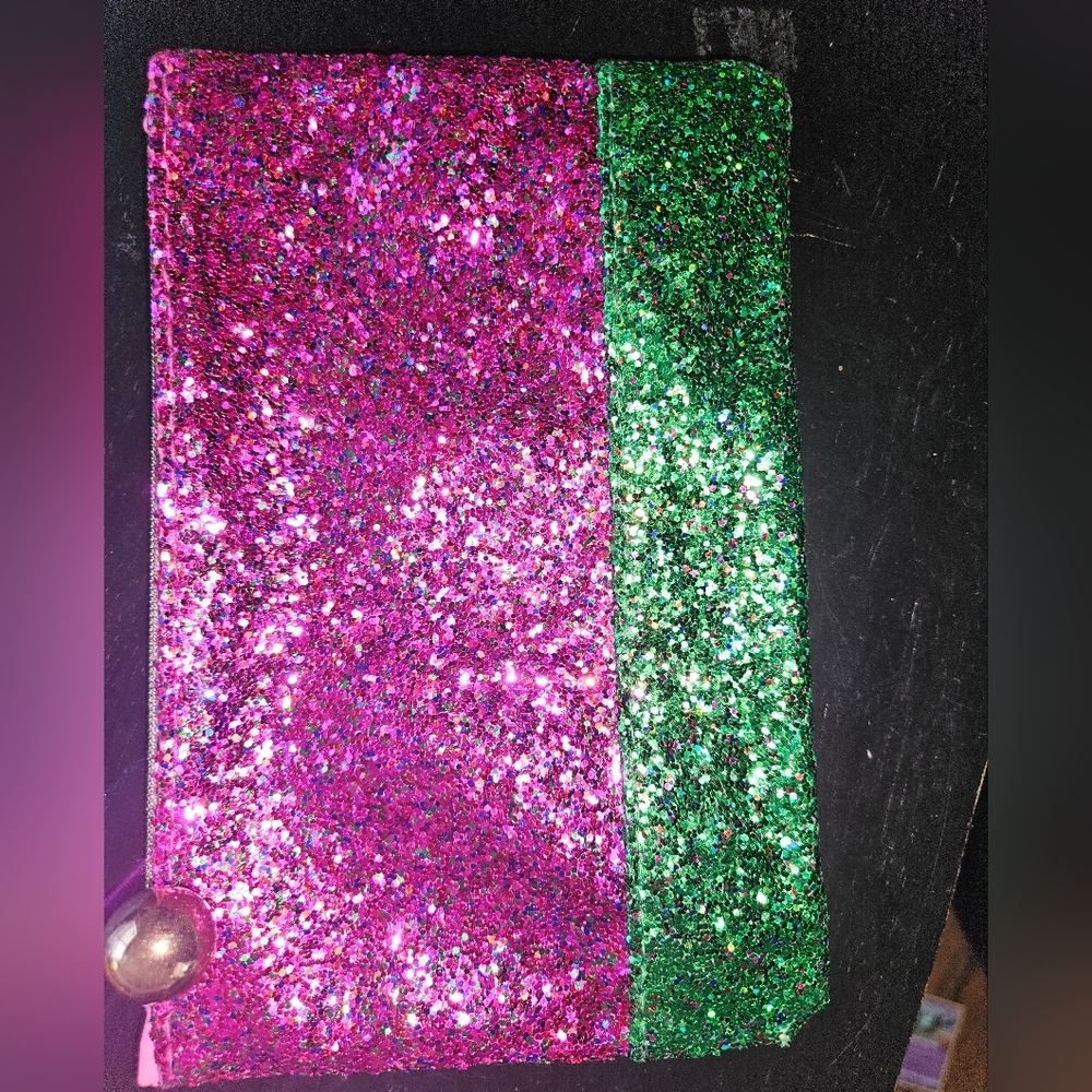 Ipsy makeup bag